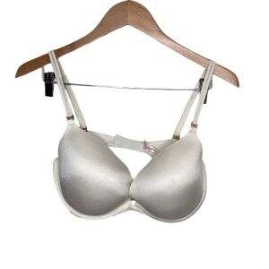 Victoria's Secret Very Sexy White Push Up Bra Women Size 38DD BLEMISH